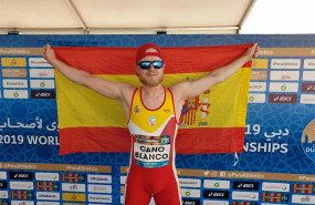 ep el atleta espanol ivan cano celebra su bronce en longitud en los mundiales de atletismo
