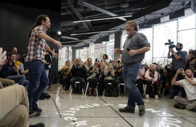 ep el candidato a la presidencia del gobierno por unidas podemos pablo iglesias i y el diputado de