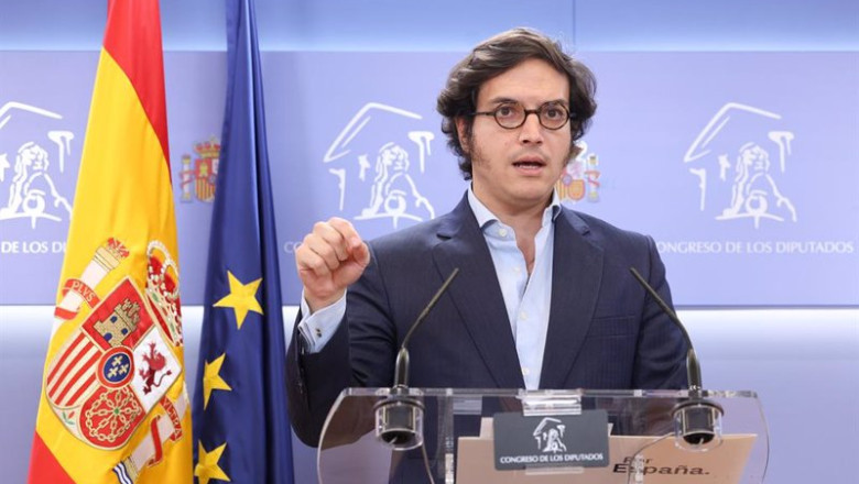 ep el diputado de vox jose maria figaredo durante una rueda de prensa en el congreso de los
