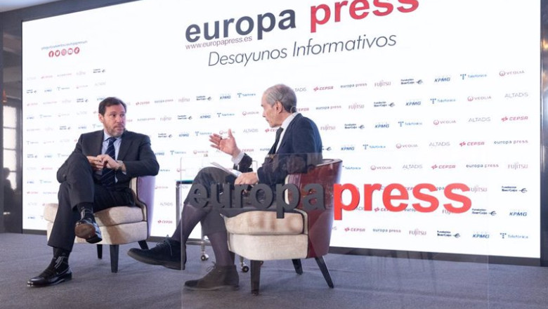 ep el ministro de transportes y movilidad sostenible oscar puente i y el director de europa press ep el ministro de transportes y movilidad sostenible oscar puente i y el director de europa press