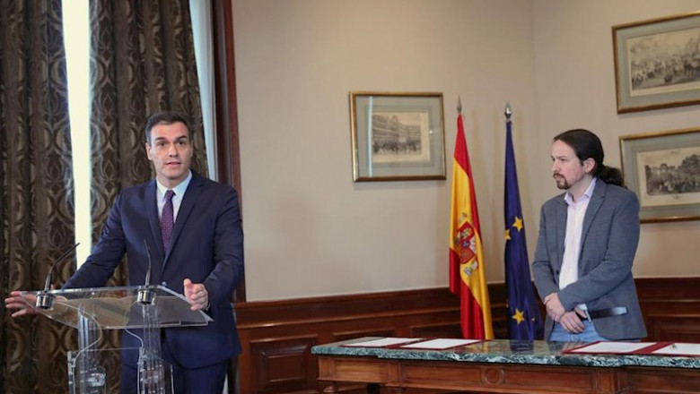 El presidente del Gobierno, Pedro Sánchez, ofrece una rueda de prensa en el Congreso de los Diputados tras firmar el principio de acuerdo con el líder de Podemos, Pablo Iglesias. | Jesús Hellín - Europa Press ep el presidente del gobierno pedro sanchez ofrece una rueda de prensa en el congreso de los