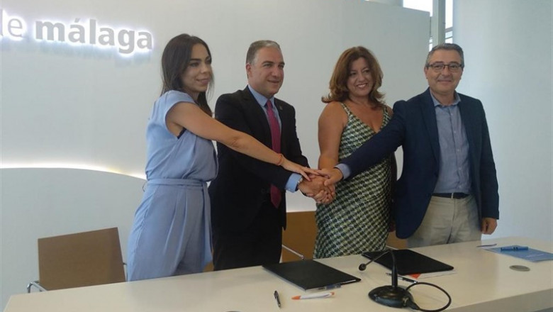 Firma del acuerdo entre PP y Cs en la Diputación de Málaga | EUROPA PRESS ep firmaacuerdoppcsla diputacionmalaga