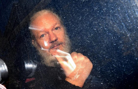 ep la policia detienecuatro personasuna supuesta extorsionjulian assange que quedanlibertaddeclarar ep la policia detienecuatro personasuna supuesta extorsionjulian assange que quedanlibertaddeclarar