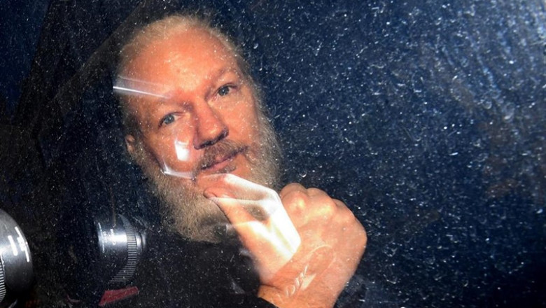 ep la policia detienecuatro personasuna supuesta extorsionjulian assange que quedanlibertaddeclarar ep la policia detienecuatro personasuna supuesta extorsionjulian assange que quedanlibertaddeclarar