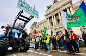ep movilizacion de agricultores a las puertas del ministerio de agricultura en madrid