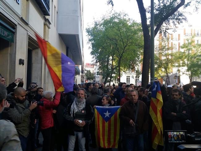 Movilización ante el TS durante la declaración de Carme Forcadell | EUROPA PRESS ep movilizacionts durantedeclaracioncarme forcadell