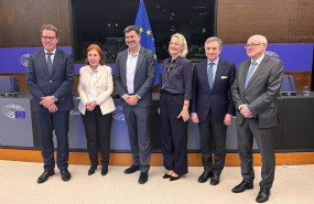 ep negociadores del consejo y el parlamento europeo para el acuerdo de reforma del mercado electrico