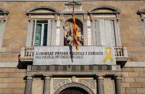ep pancarta y lazo amarillo en la generalitat archivo ep pancarta y lazo amarillo en la generalitat archivo