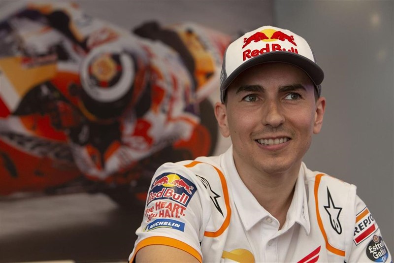 https://img.s3wfg.com/web/img/images_uploaded/7/0/ep_piloto_espanolmotogp_jorge_lorenzo_repsol_honda.jpg
