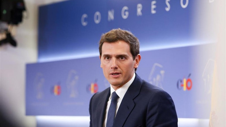 El presidente de Ciudadanos, Albert Rivera, en rueda de prensa en el Congreso tras su consulta con el Rey para la propuesta de candidato a la Presidencia del Gobierno | Ricardo Rubio - Europa Press - Archivo ep presidenteciudadanos albert rivera en ruedaprensacongresosu consultareyla propuestacandidatola presidenciagobierno