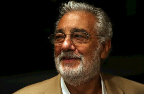 ep september 16 2013 - los angeles california united states placido domingo talks to members of the