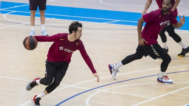 ep thomas heurtel y brandon davies en el entrenamiento del bara de baloncesto del 22 de mayo de 2020