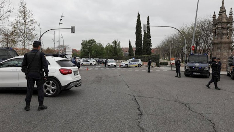ep varios agentes de la policia nacional en un control policial en la glorieta del marques de