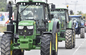 ep varios tractores saliendo de la pedania de sangonera la verde murcia hacia la manifestacion de