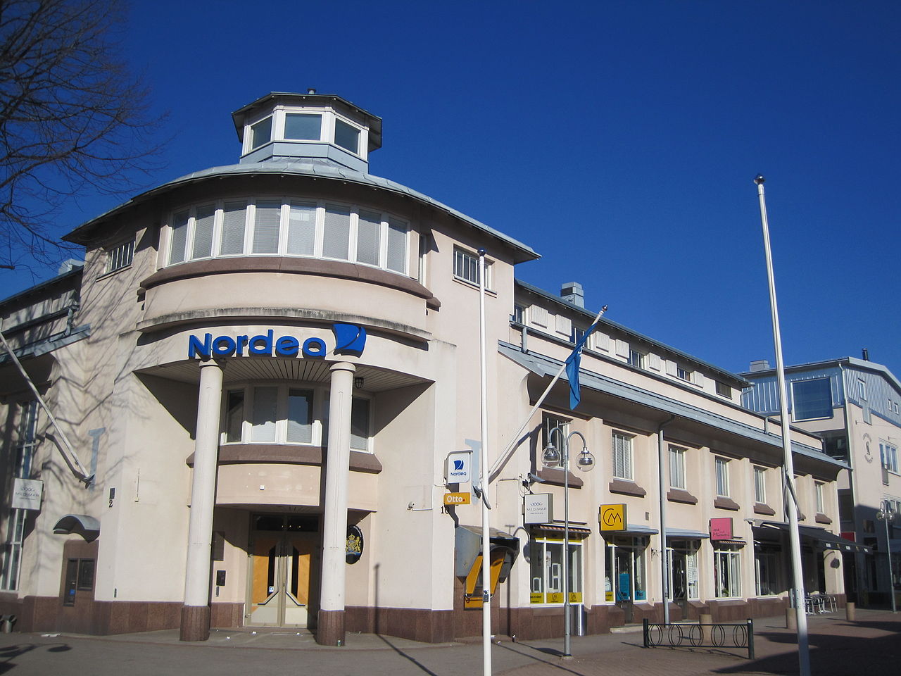 Nordea. | Wikimedia Commons 1280px nordea torggatan 10 mariehamn