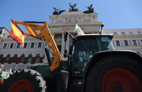 ep archivo   agricultores de varias ccaa se concentran con tractores a las puertas del ministerio de