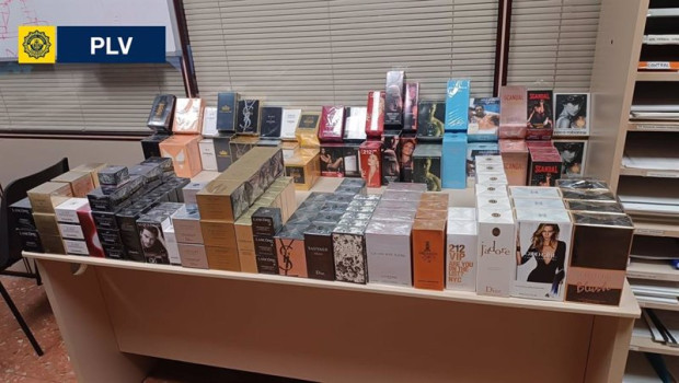 ep archivo   decomisan mas de 220 perfumes y cosmeticos falsificados por un valor de 14000 euros