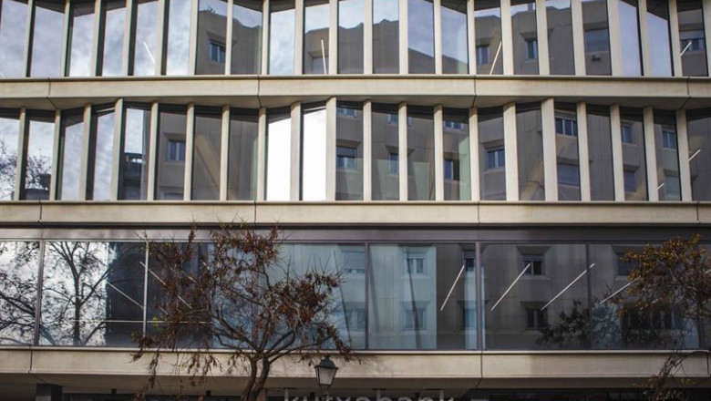 ep archivo edificio de kutxabank ep archivo edificio de kutxabank
