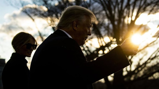 ep archivo   el presidente de los estados unidos donald trump abandona la casa blanca acompanado de