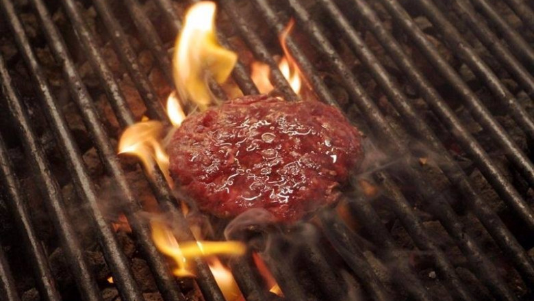 Hamburguesa haciéndose en el fuego | EUROPA PRESS - Archivo ep archivo - hamburguesa