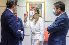 ep archivo   i d el presidente de ceoe antonio garamendi el lider de ugt pepe alvarez la ministra de 20210708162513