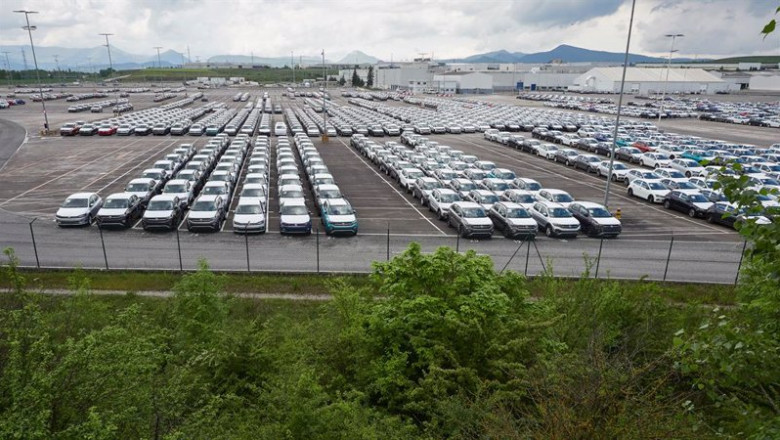 ep archivo vista de vehiculos producidos en la fabrica de volkswagen navarra ep archivo vista de vehiculos producidos en la fabrica de volkswagen navarra