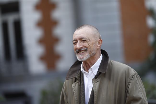 ep arturo perez-reverte presentanuevo libroperros durosbailan