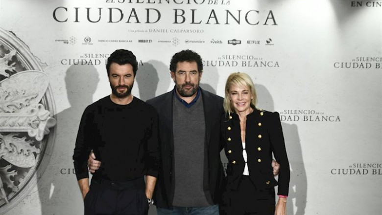 ep i-d el actor javier rey el director de cine daniel calparsoro y la actriz belen rueda posan