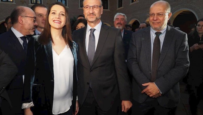 La portavoz de Ciudadanos en el Congreso, Inés Arrimadas, el presidente de las Cortes de Castilla y León, Luis Fuentes, y el vicepresidente de la Junta de Castilla y León, Francisco Igea. | Photogenic/M.A Santos - Europa Press ep la portavoz de ciudadanos en el congreso ines arrimadas el presidente de las cortes de castilla y