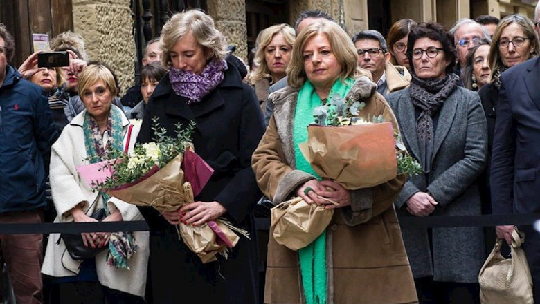 La viuda de Gregorio Ordóñez y presidenta de la 'Fundación Gregorio Ordóñez Fenollar', Ana Iribar, y la presidenta de COVITE (Colectivo de Víctimas del Terrorismo) y hermana de Gregorio Ordóñez, Consuelo Ordóñez | Unanue - Europa Press - Archivo ep la viuda de gregorio ordonez y presidenta de la fundacion gregorio ordonez fenollar ana iribar y