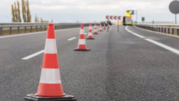 ep sacyr y gmv se alian para automatizar la colocacion de conos en carretera