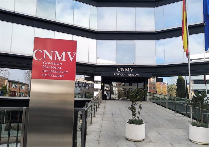 La CNMV disparó un 82% los avisos sobre ‘chiringuitos financieros’