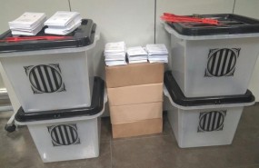 ep urnaspapeletas requisadasla policia nacionalbarcelona