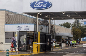 ep varios trabajadores en la fabrica de ford en almussafes