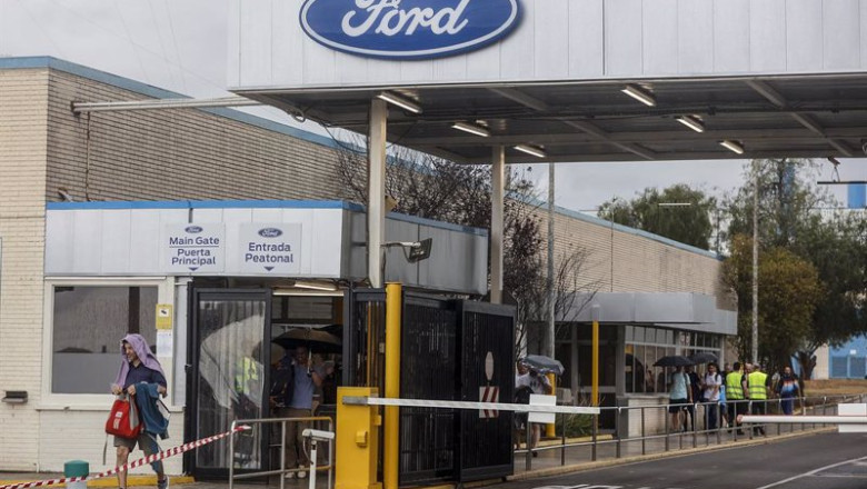 Varios trabajadores en la fábrica de Ford en Almussafes | Rober Solsona - Europa Press ep varios trabajadores en la fabrica de ford en almussafes