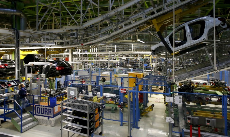 la-production-industrielle-allemande-baisse-moins-que-prevu