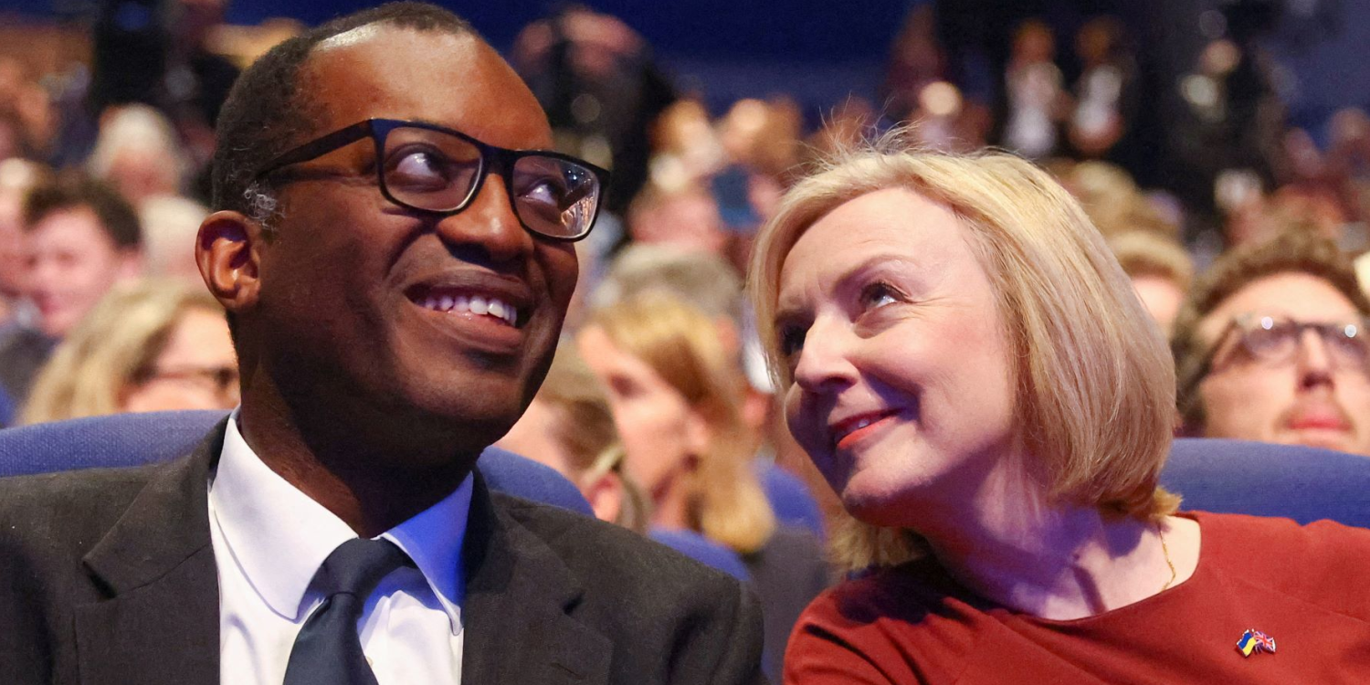 Truss cesa a Kwarteng y le convierte en el cabeza de turco de la crisis de Reino Unido