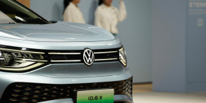 une volkswagen id 6 x est presentee au salon auto shanghai 