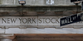 vue de l entree de nyse wall street a new york etats unis 