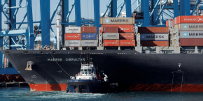 des conteneurs sont vus sur le porte conteneurs maersk gibraltar a l apm terminals dans le port d algeciras 