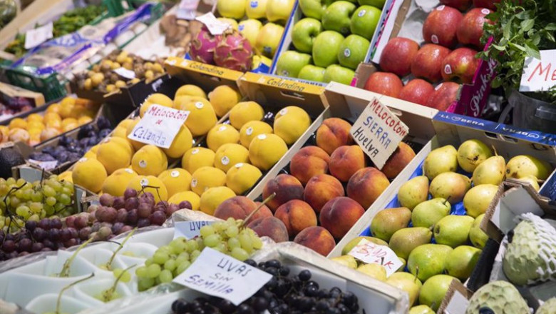 ep archivo detalle de un puesto de frutas en el mercado de abastos de triana a 13 de septiembre de ep archivo detalle de un puesto de frutas en el mercado de abastos de triana a 13 de septiembre de