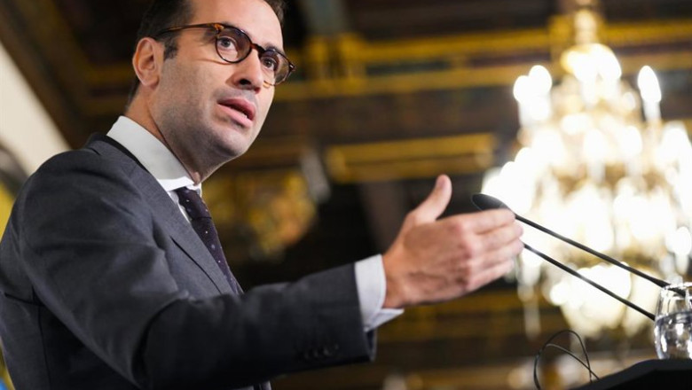 ep archivo   el ministro de economia comercio y empresa carlos cuerpo durante su itnervencion en un