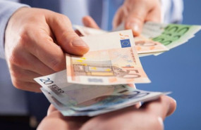ep archivo   el seguro de vida del banco cuesta casi el doble que el de una aseguradora