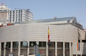ep archivo el senado coloca la bandera lgtbi la parte derecha del edificio situado en la calle de ep archivo el senado coloca la bandera lgtbi la parte derecha del edificio situado en la calle de
