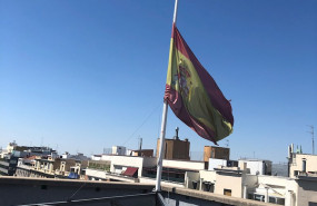 ep bandera a media asta en el edificio de cesce por el luto oficial