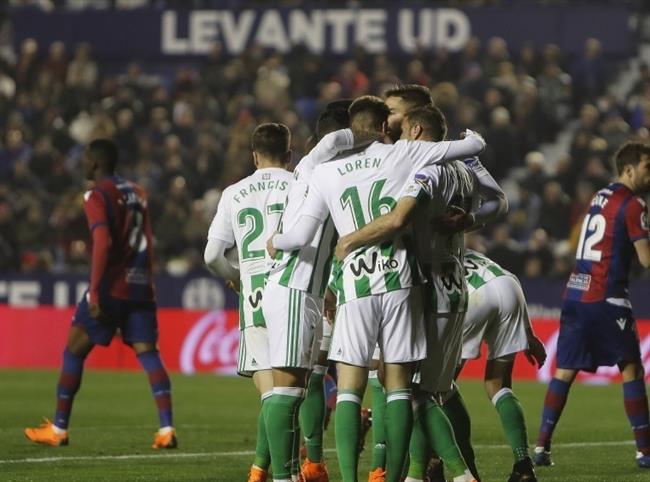 El Betis se acerca a Europa y deja herido al Levante | LALIGA - Archivo ep betisacercaeuropadeja heridolevante