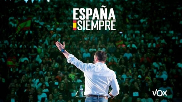 ep cartel de la campana electoral del 10n de vox con una foto de santiago abascal presidente del