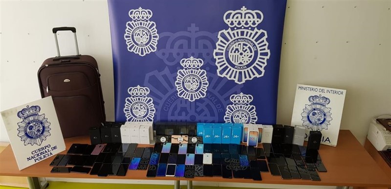 Detenidos 20 aluniceros por desvalijar 32 tiendas de telefonía en ciudades de toda España | MINISTERIO DEL INTERIOR ep detenidos 20 aluniceros por desvalijar 32 tiendas de telefonia en ciudades de toda espana