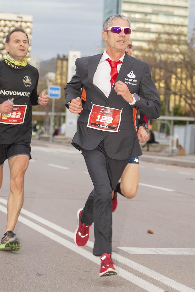 ep el atleta martin fiz participando en la santander cursa de les empreses