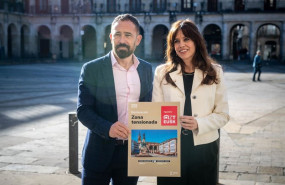ep el consejero de vivienda denis itxaso y la alcaldesa de la capital vizcaina maider etxebarria en